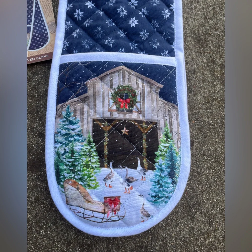 NWT Michel Design Christmas Snow Double Oven Glove Glove